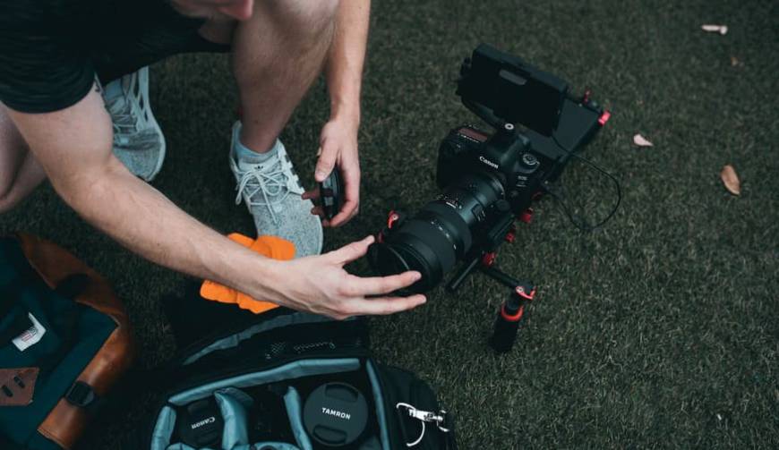 色彩心理学×动态美学，老边区产品视频拍摄公司唤醒感官冲击力